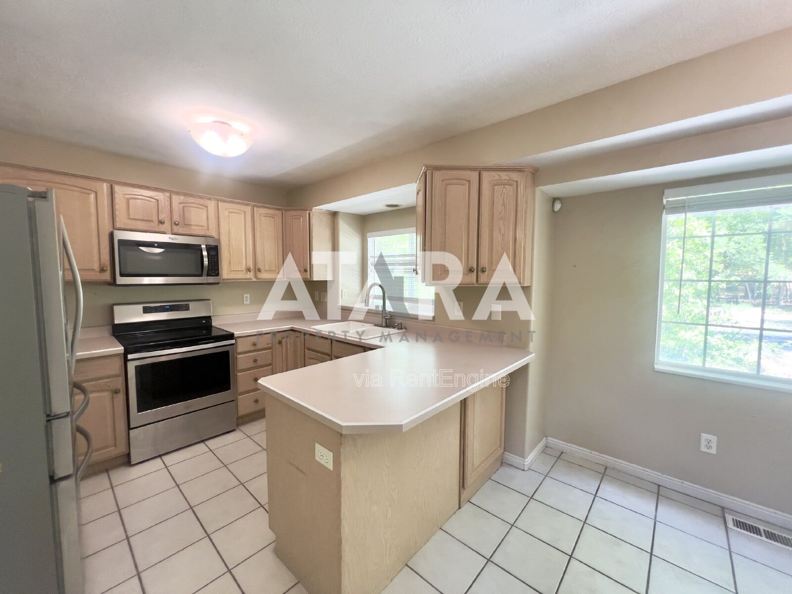 Pet-Friendly 5-Bed Home w/ Solar, Hot Tub, Great Back yard! Community Pool property image