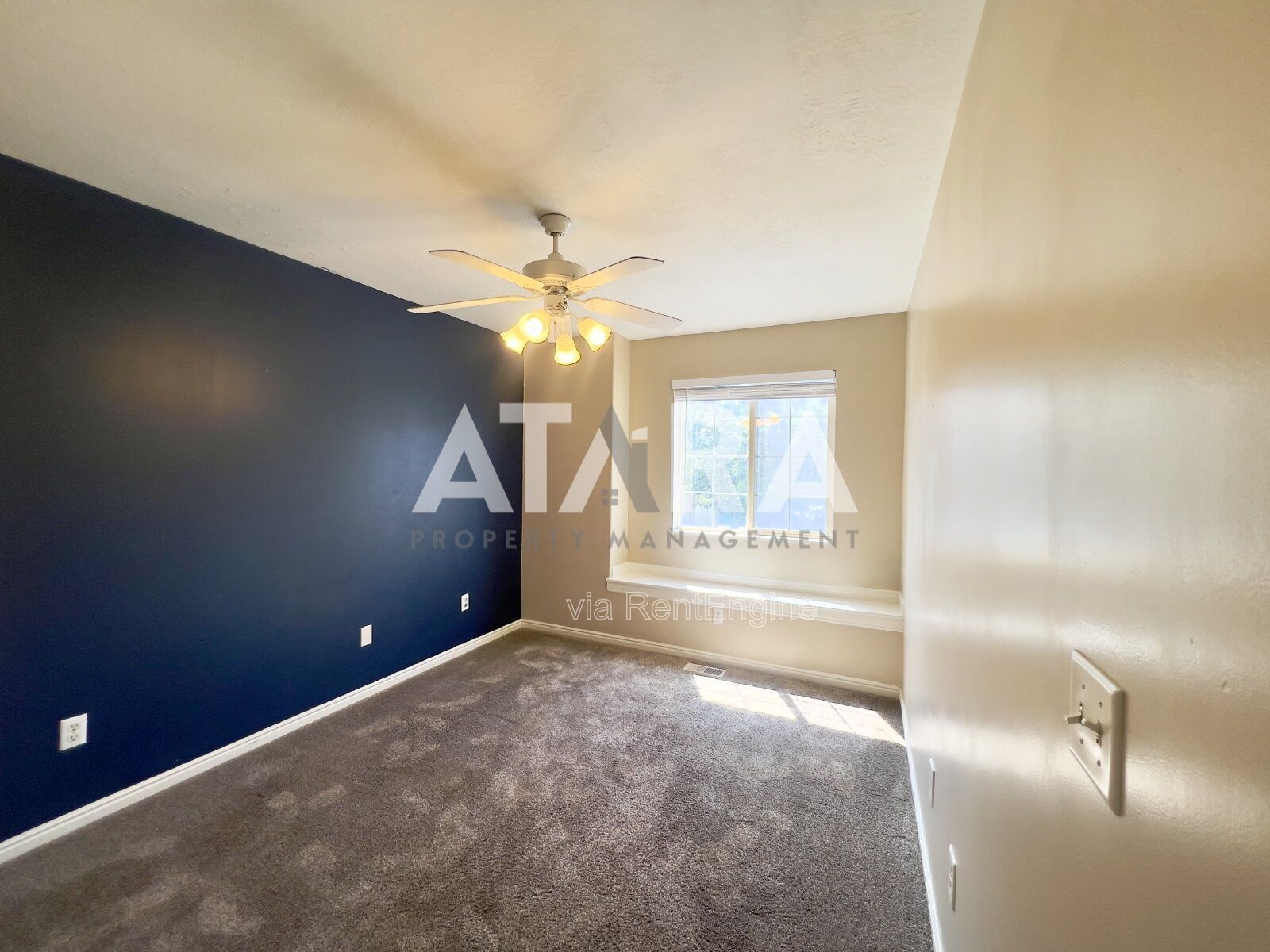Pet-Friendly 5-Bed Home w/ Solar, Hot Tub, Great Back yard! Community Pool property image