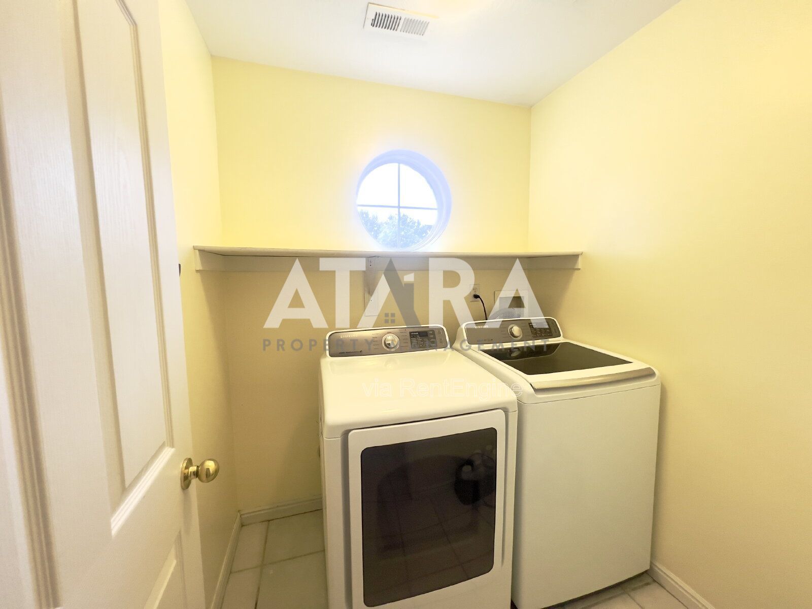 Pet-Friendly 5-Bed Home w/ Solar, Hot Tub, Great Back yard! Community Pool property image