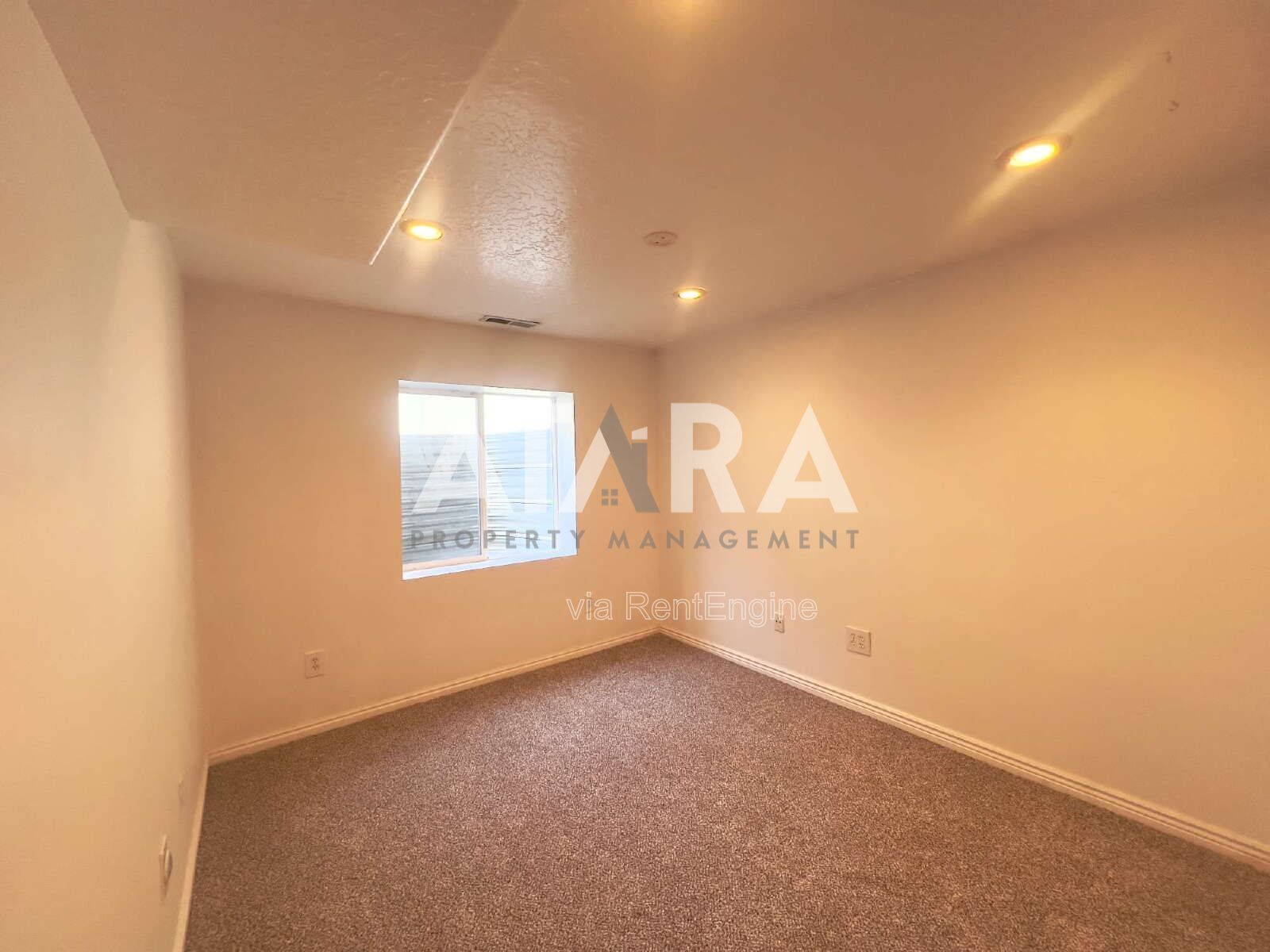 Pet-Friendly 5-Bed Home w/ Solar, Hot Tub, Great Back yard! Community Pool property image