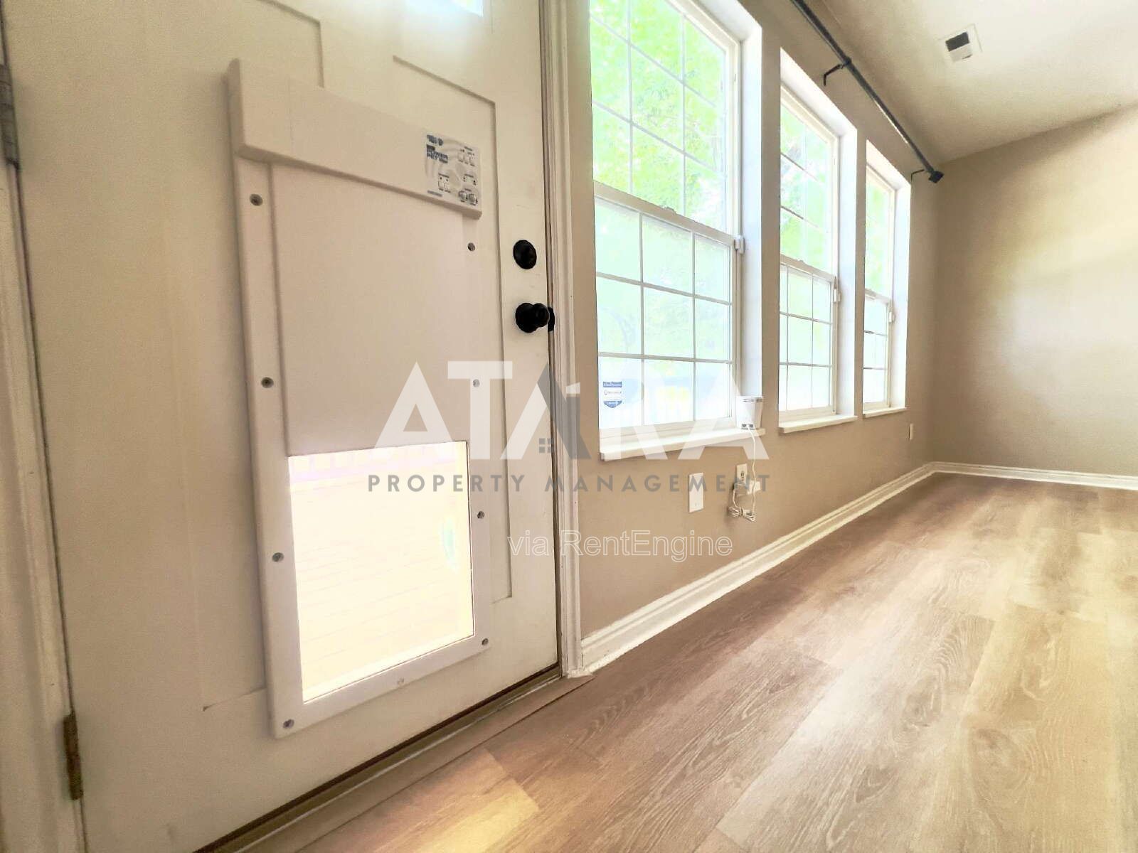 Pet-Friendly 5-Bed Home w/ Solar, Hot Tub, Great Back yard! Community Pool property image