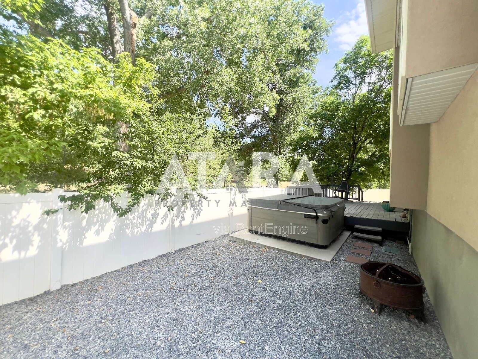 Pet-Friendly 5-Bed Home w/ Solar, Hot Tub, Great Back yard! Community Pool property image