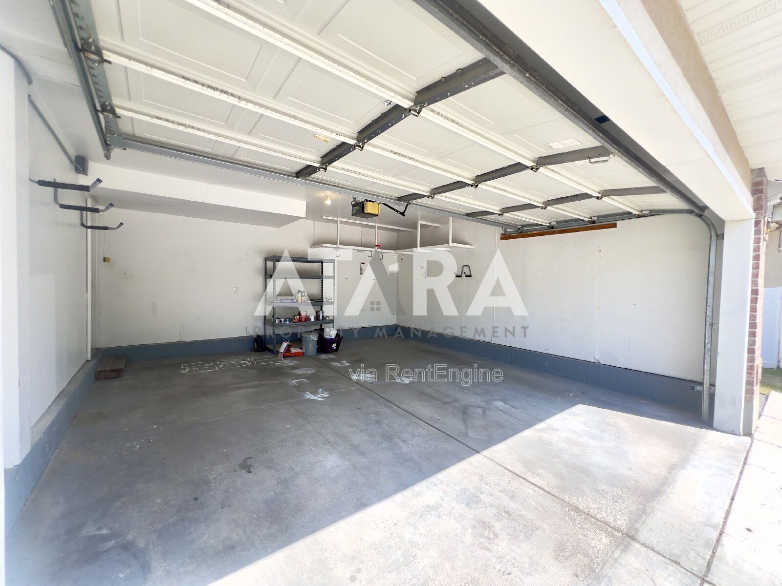 Pet-Friendly 5-Bed Home w/ Solar, Hot Tub, Great Back yard! Community Pool property image