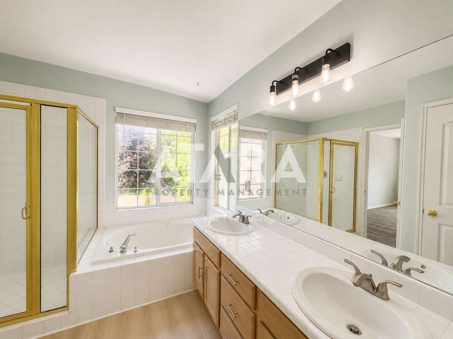 Pet-Friendly 5-Bed Home w/ Solar, Hot Tub, Great Back yard! Community Pool property image