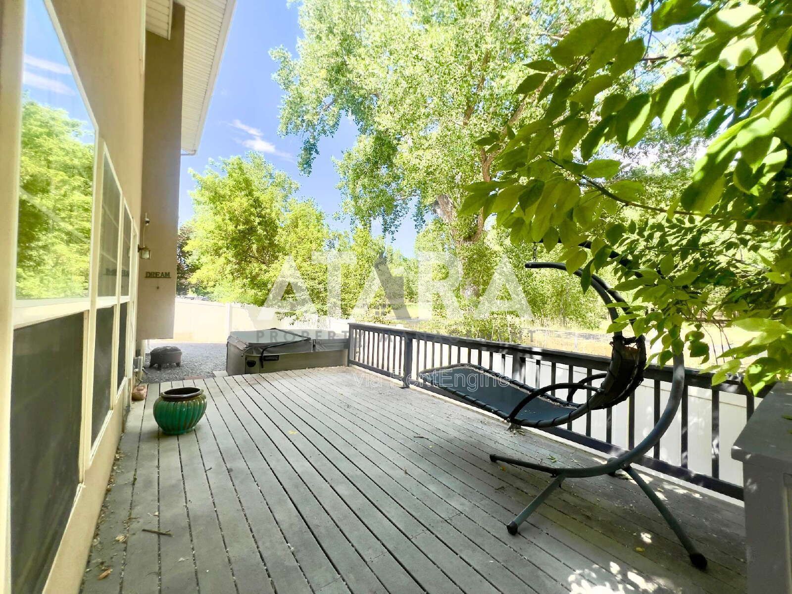 Pet-Friendly 5-Bed Home w/ Solar, Hot Tub, Great Back yard! Community Pool property image