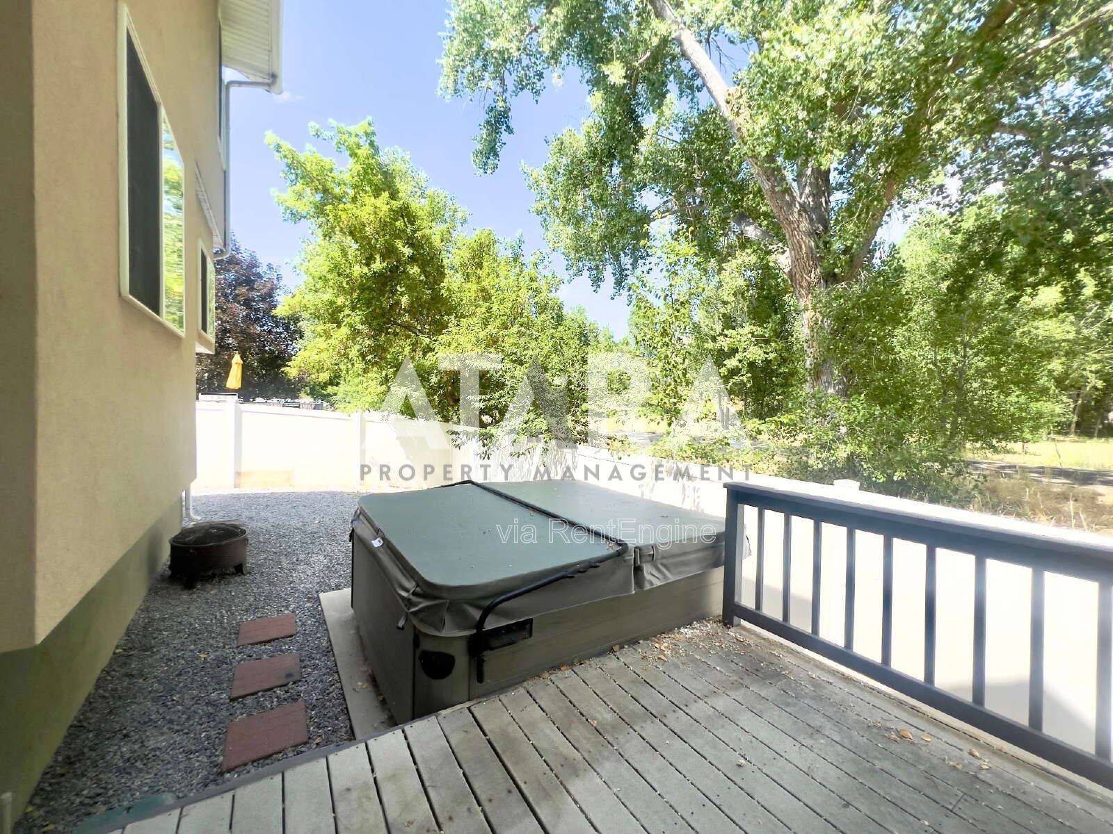 Pet-Friendly 5-Bed Home w/ Solar, Hot Tub, Great Back yard! Community Pool property image
