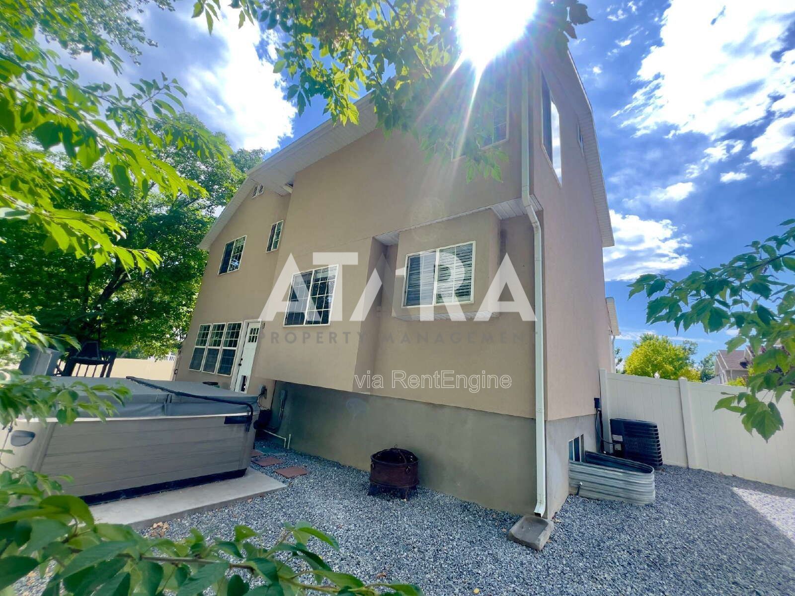 Pet-Friendly 5-Bed Home w/ Solar, Hot Tub, Great Back yard! Community Pool property image