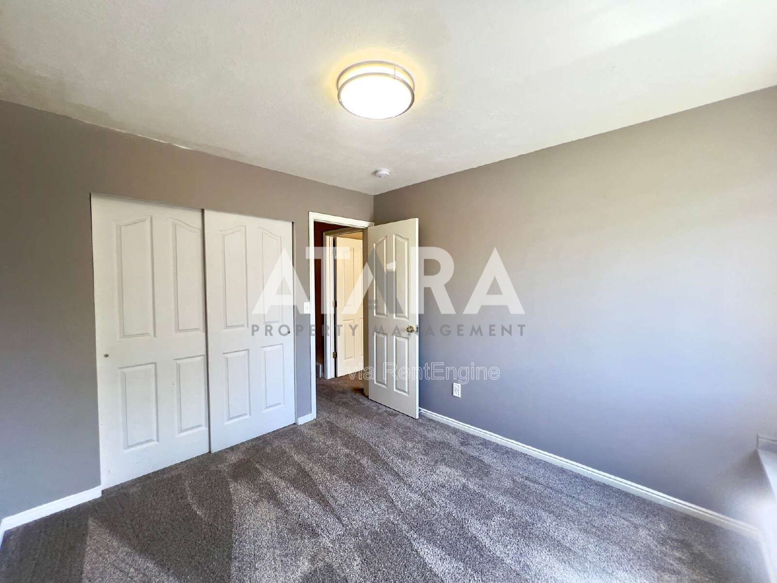 Pet-Friendly 5-Bed Home w/ Solar, Hot Tub, Great Back yard! Community Pool property image