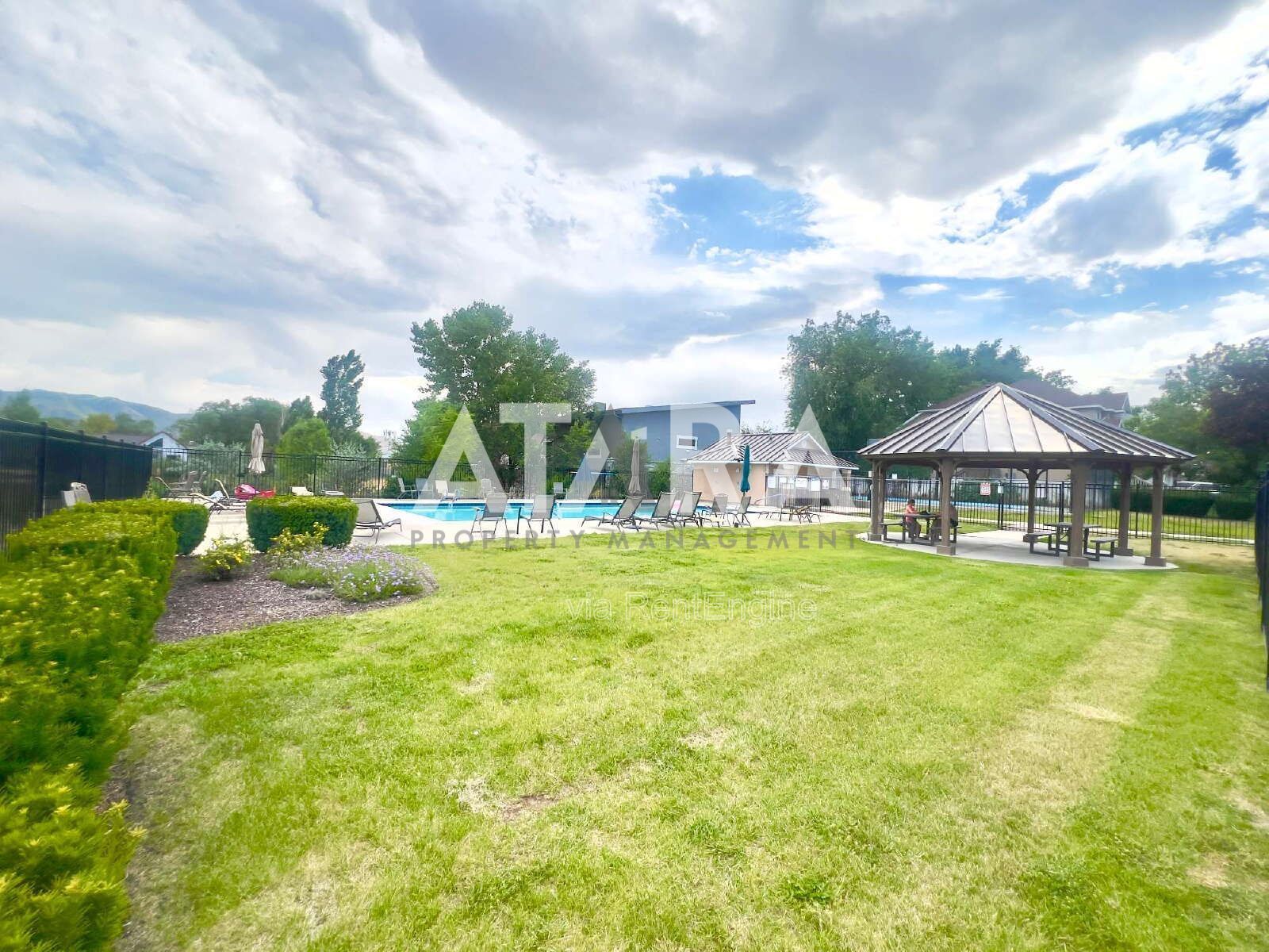 Pet-Friendly 5-Bed Home w/ Solar, Hot Tub, Great Back yard! Community Pool property image