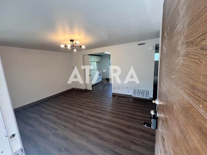 Charming 2 Bed, 1 Bath Apartment in the Heart of Sandy! property image