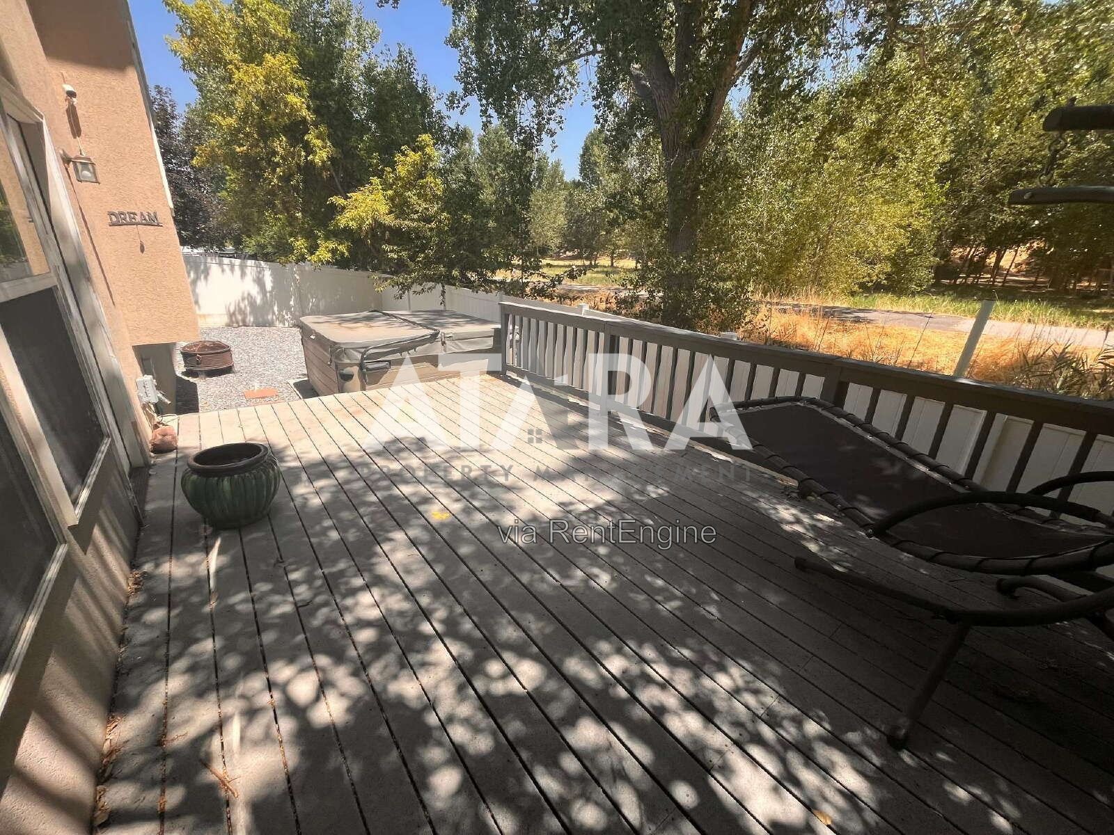 Pet-Friendly 5-Bed Home w/ Solar, Hot Tub, Great Back yard! Community Pool property image