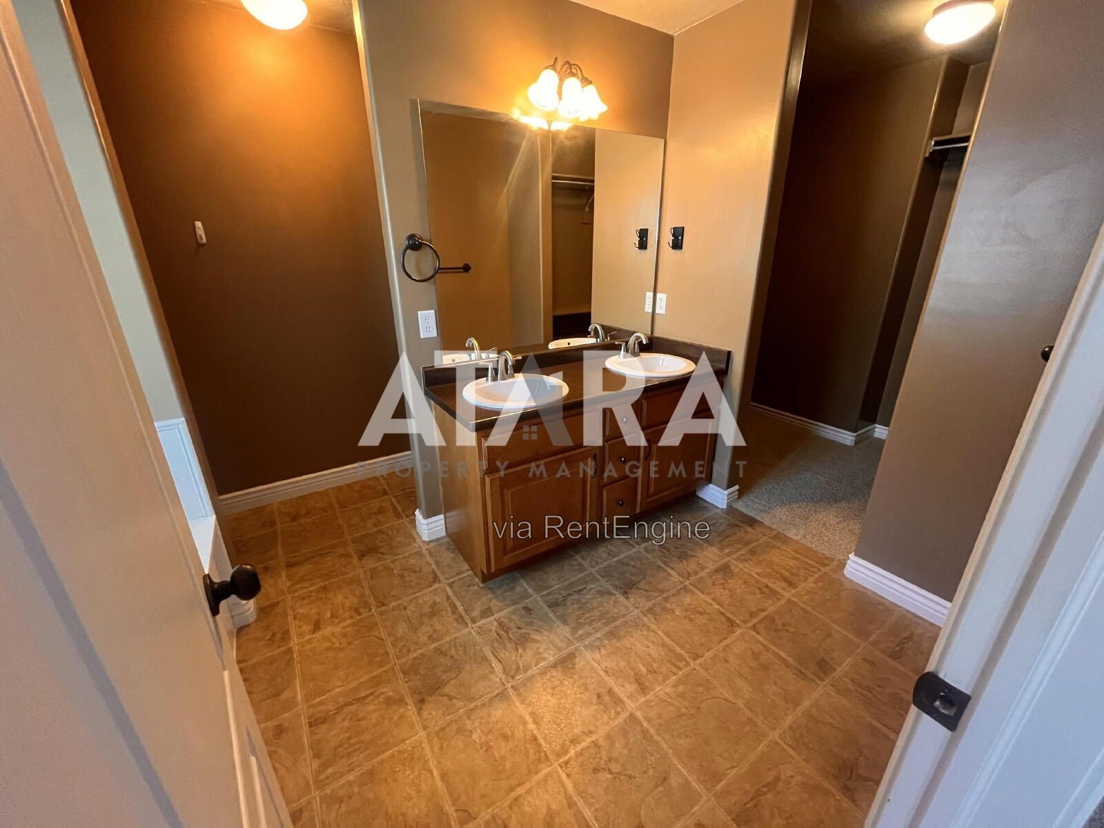 Welcome Home to Luxury Townhome Living in Draper! property image