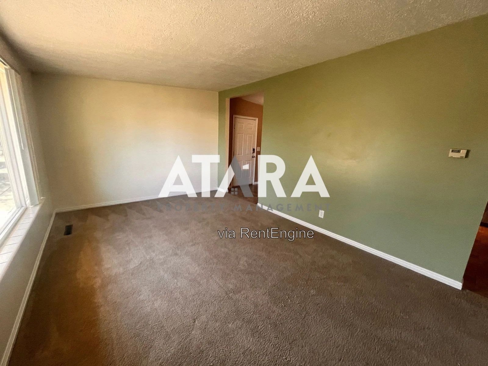 Spacious 5 Bed / 2 Bath Home in Murray  Plenty of Room to Live, Work & Entertain! property image
