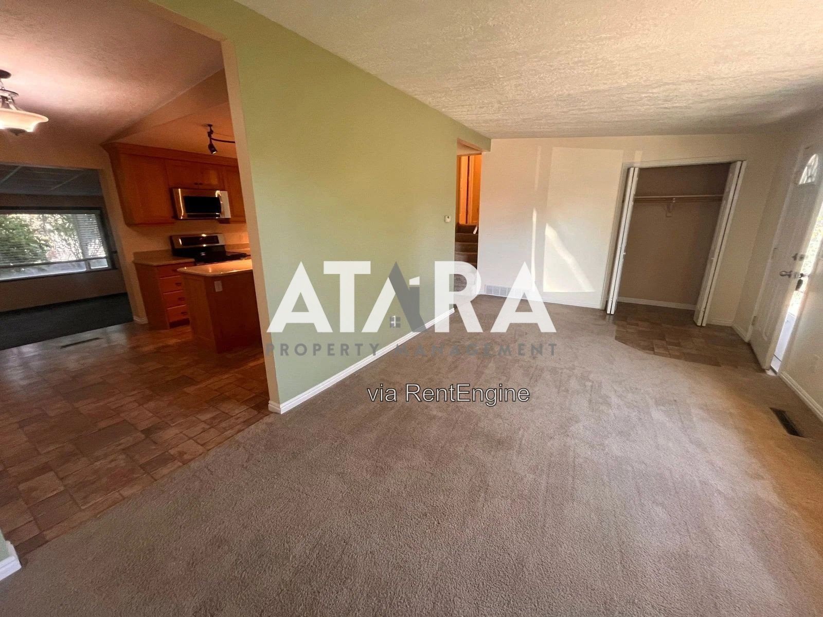 Spacious 5 Bed / 2 Bath Home in Murray  Plenty of Room to Live, Work & Entertain! property image