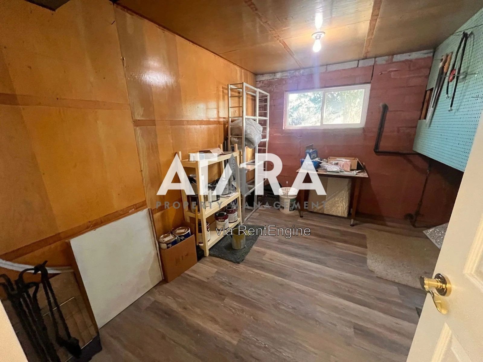 Spacious 5 Bed / 2 Bath Home in Murray  Plenty of Room to Live, Work & Entertain! property image
