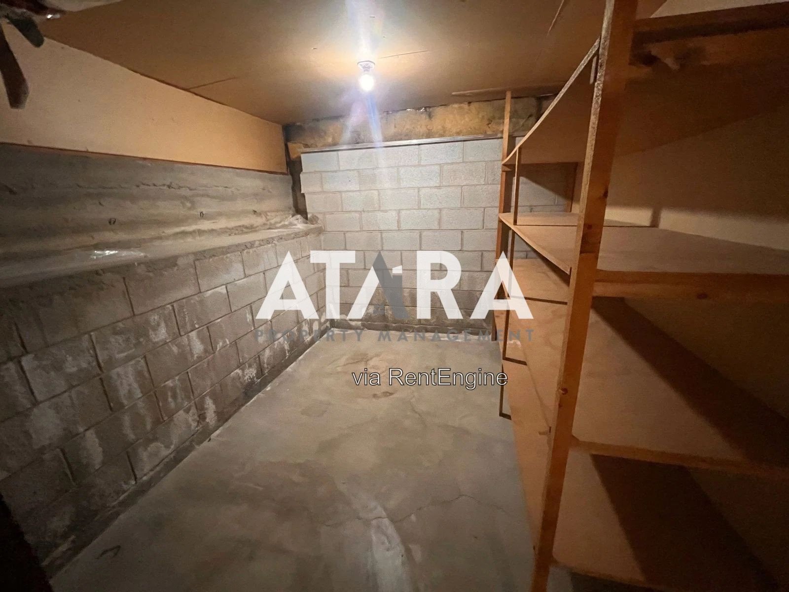 Spacious 5 Bed / 2 Bath Home in Murray  Plenty of Room to Live, Work & Entertain! property image