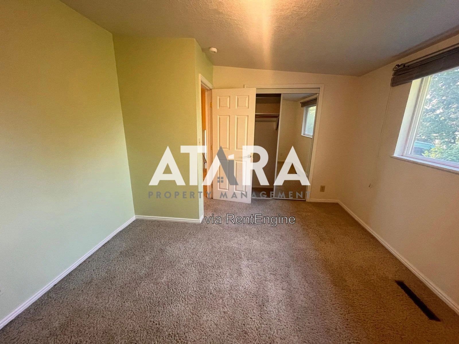 Spacious 5 Bed / 2 Bath Home in Murray  Plenty of Room to Live, Work & Entertain! property image