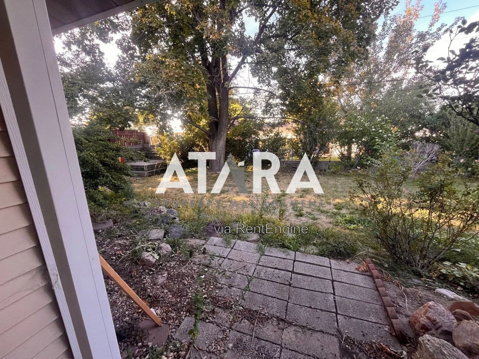 Spacious 5 Bed / 2 Bath Home in Murray  Plenty of Room to Live, Work & Entertain! property image