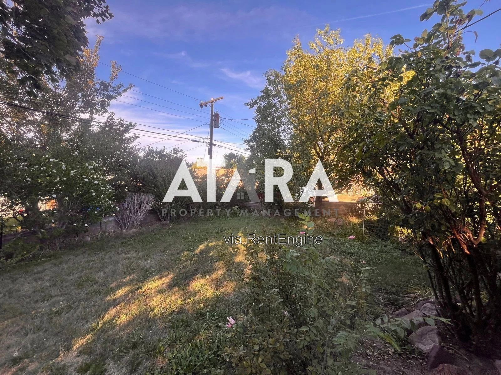 Spacious 5 Bed / 2 Bath Home in Murray  Plenty of Room to Live, Work & Entertain! property image