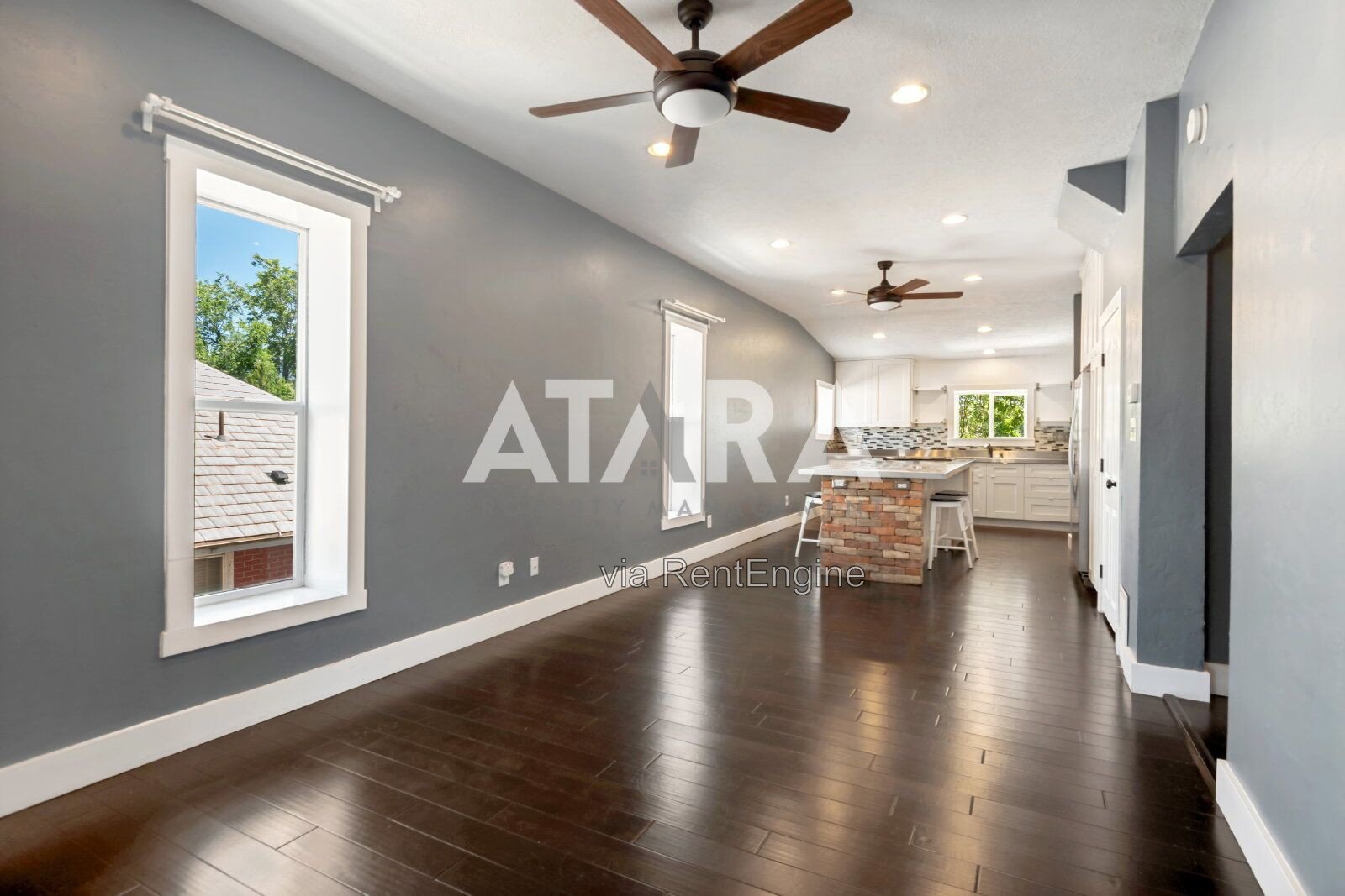 Remodeled Upper-Level Apartment – Great Location! property image
