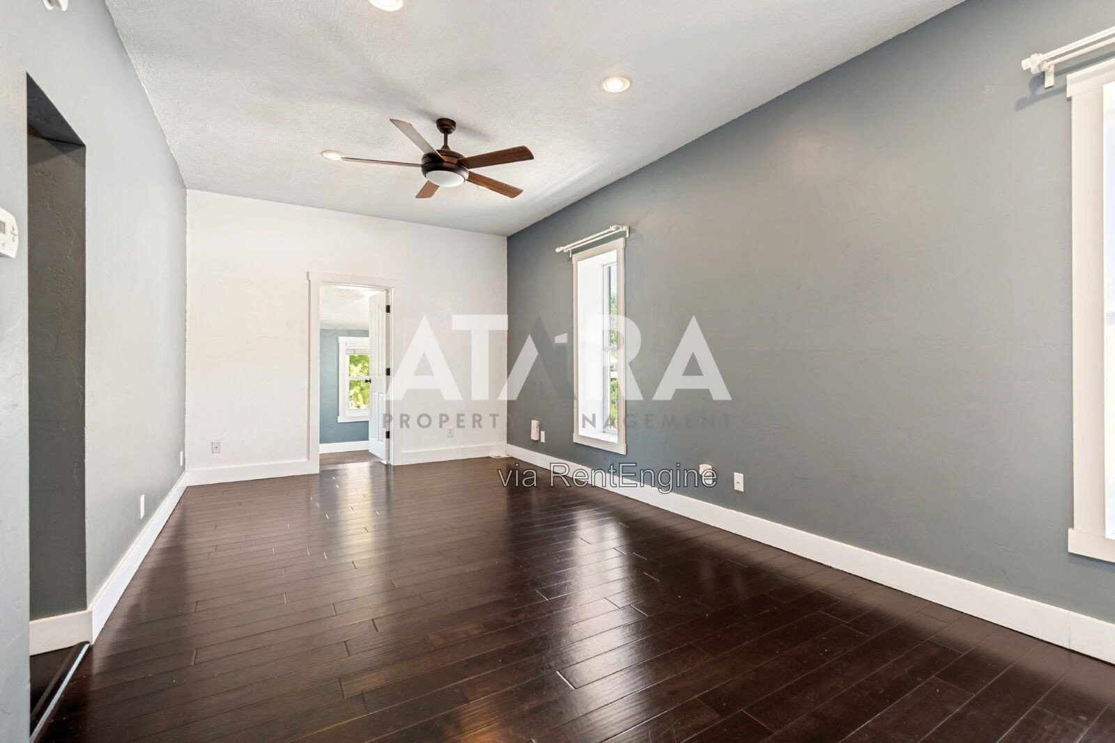 Remodeled Upper-Level Apartment – Great Location! property image