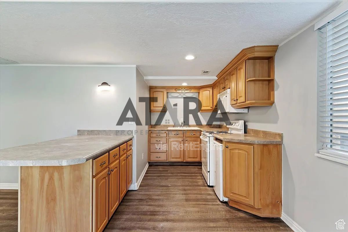 3 Bedroom, 1 Bath Walk-Out Basement Apartment in the Beautiful Farmington Foothills property image